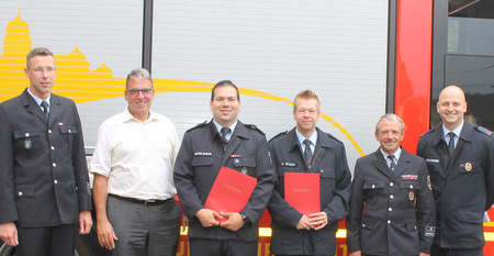 Fhrungswechsel bei der Freiwilligen Feuerwehr in Montabaur. Bei der Wahl der neuen Wehrfhrung waren dabei: (von links) Wehrleiter Jens Weinriefer, der Erste Beigeordnete Andree Stein, der scheidende Wehrfhrer Sascha Mathis, der neue Wehrfhrer Carsten Stach, der stellvertretende Wehrleiter Hans-Joachim Klimke und der neue stellvertretende Wehrfhrer Axel Winterweber. (Foto: Verbandsgemeindeverwaltung Montabaur)