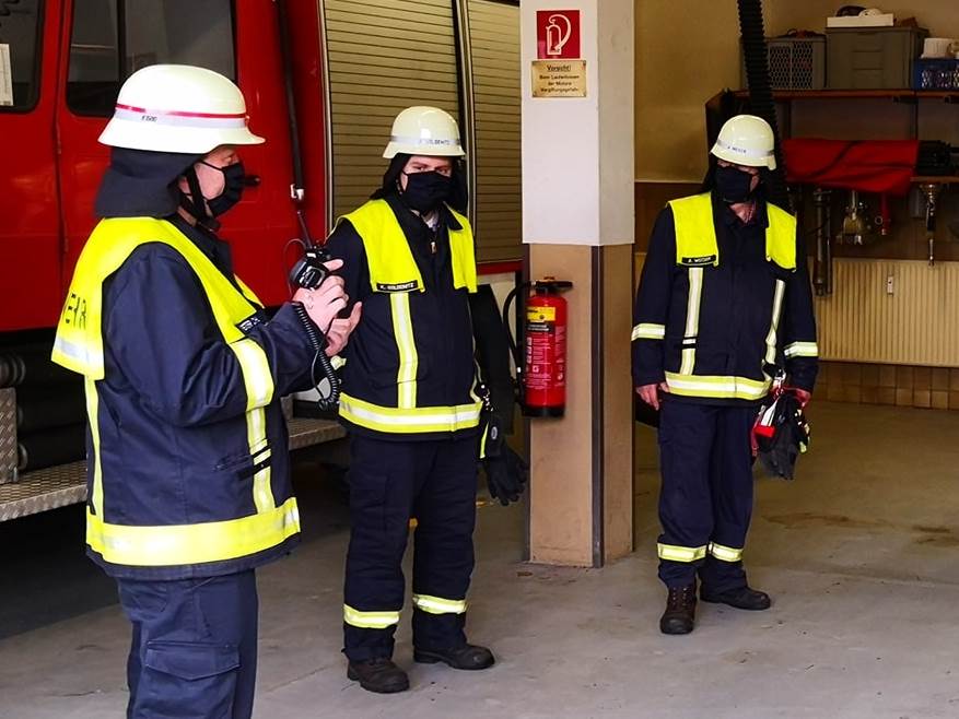 Bei den wenigen bungen, die im Sommer 2020 stattgefunden haben, mussten die geltenden Hygienemanahmen eingehalten werden. (Fotos: VG-Feuerwehr Kirchen)