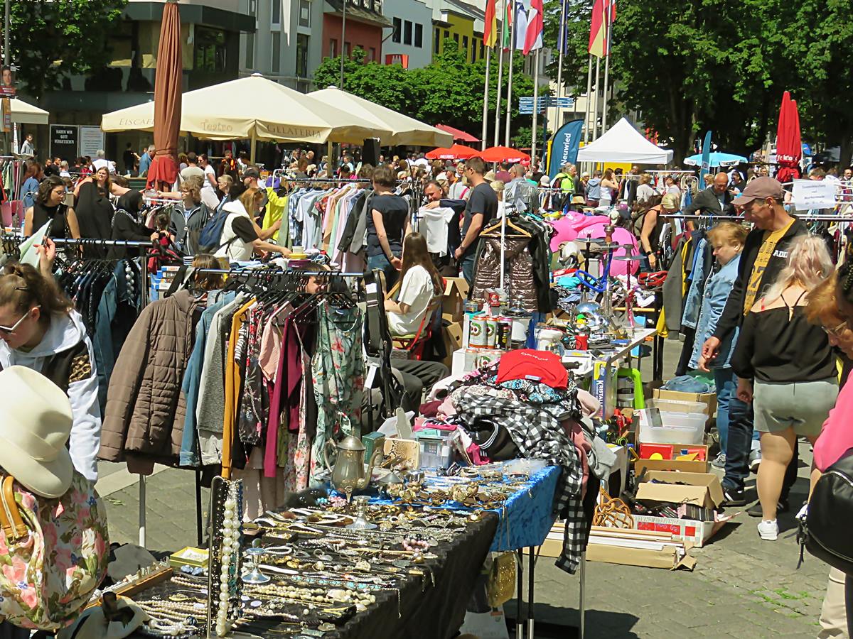 Flohmarkt in Neuwied (Foto: Franz-Josef Dehenn)
