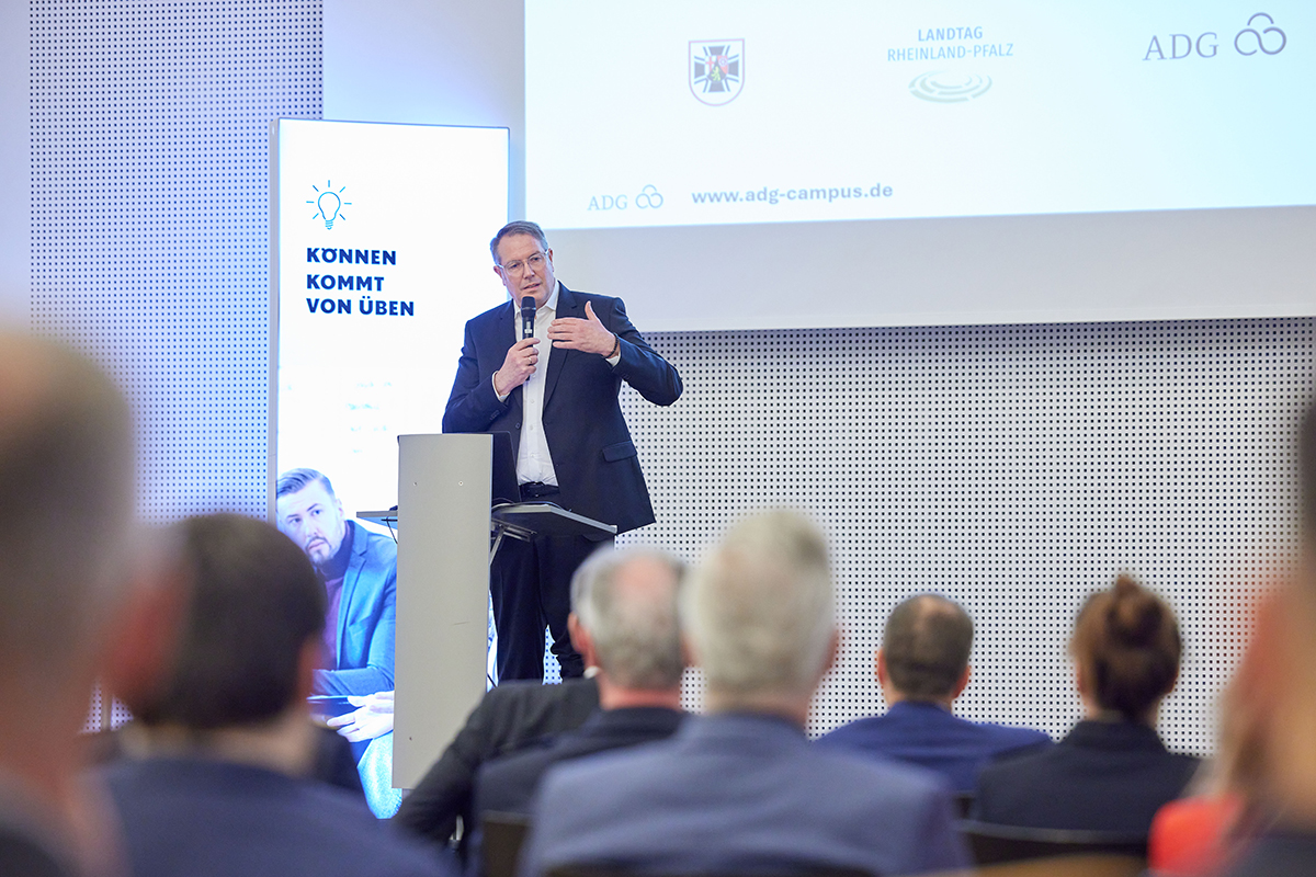Impuls von Ministerprsident Alexander Schweitzer zum Thema gesamtgesellschaftliche Resilienz. Fotos: ADG/Olaf Nitz Fotografie