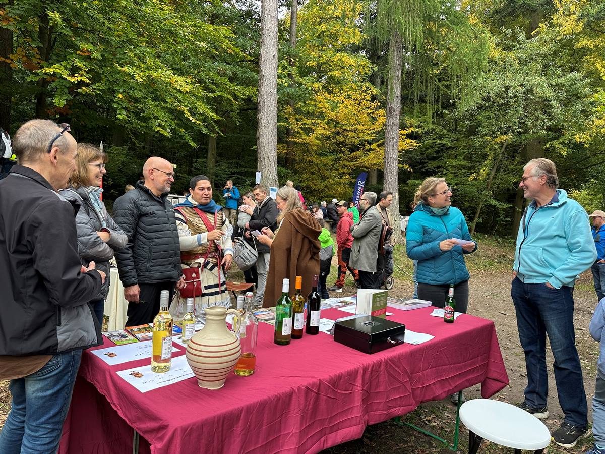 ber 500 Besucher kamen an diesem schnen Herbstsonntag zum Rmerturm. (Foto: Conrad Lunar)