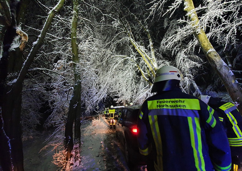 Wintereinbruch sorgt für Einsätze bei Feuerwehren im Kreis