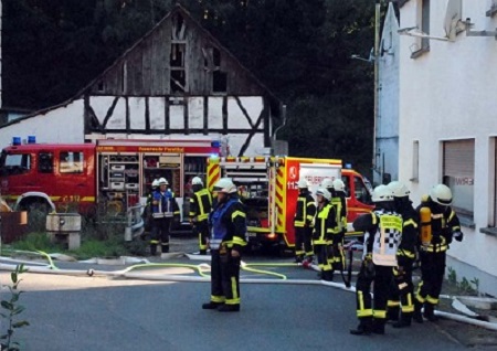 Vorbereitung zum Einsatz unter Atemschutz (Foto: kk)