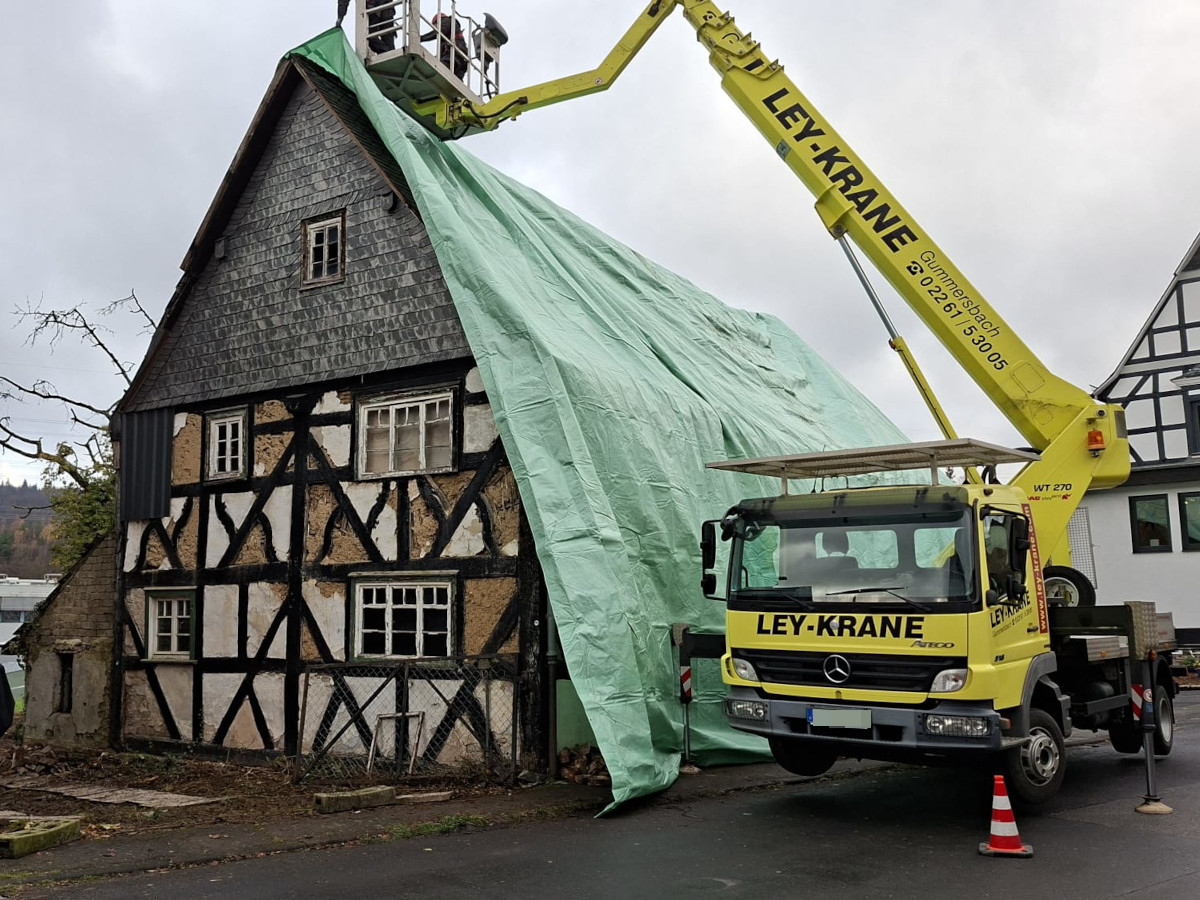 Historischer Umzug: Fachwerk-Juwel aus Scheuerfeld zieht ins Freilichtmuseum Lindlar