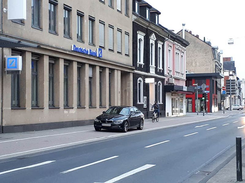 Diskussionsbeispiel: zugeparkte Fahrradwege. Foto: privat