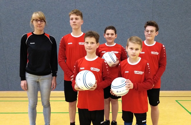 Die U14-Faustballer des VfL Kirchen stehen nach zwei Spieltagen an der Tabellenspitze.
(Foto: Peter Rathmer