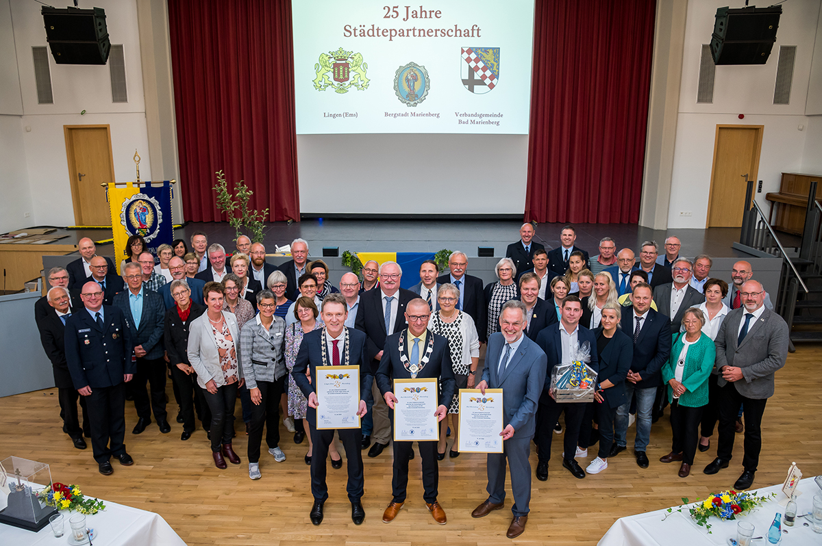 Brgermeister Andreas Heidrich (Im Vordergrund rechts) und seine Amtskollegen Oberbrgermeister Andr Heinrich (Mitte) aus Marienberg und Oberbrgermeister Dieter Krone aus Lingen/Ems. Foto: Kristian Hahn