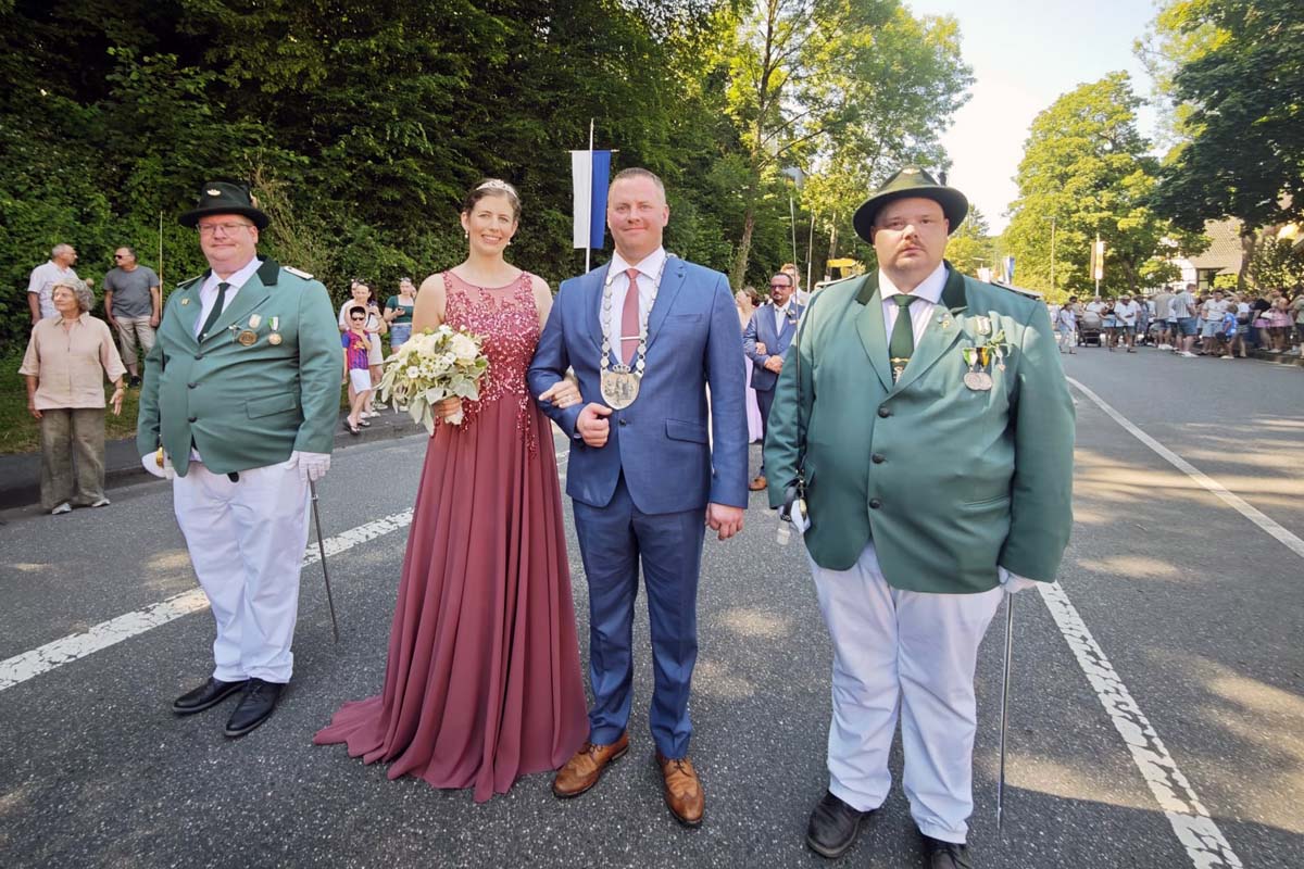 Die Majest�ten strahlten mit der Sonne um die Wette (Bilder: kk�)