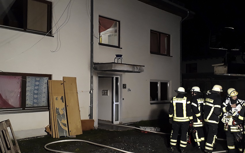 Feuer in einer Asylunterkunft in Herdorf (Fotos: Feuerwehr Herdorf)