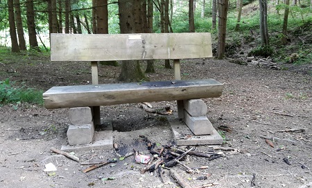 Waldbrandgefahr: Unbekannte zndeln am Bachlehrpfad Selbach