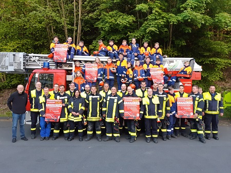 Der Lschzug Kirchen und die Jugendfeuerwehr Kirchen freuen sich auf einen schnen Festsonntag. (Feuerwehr Kirchen)