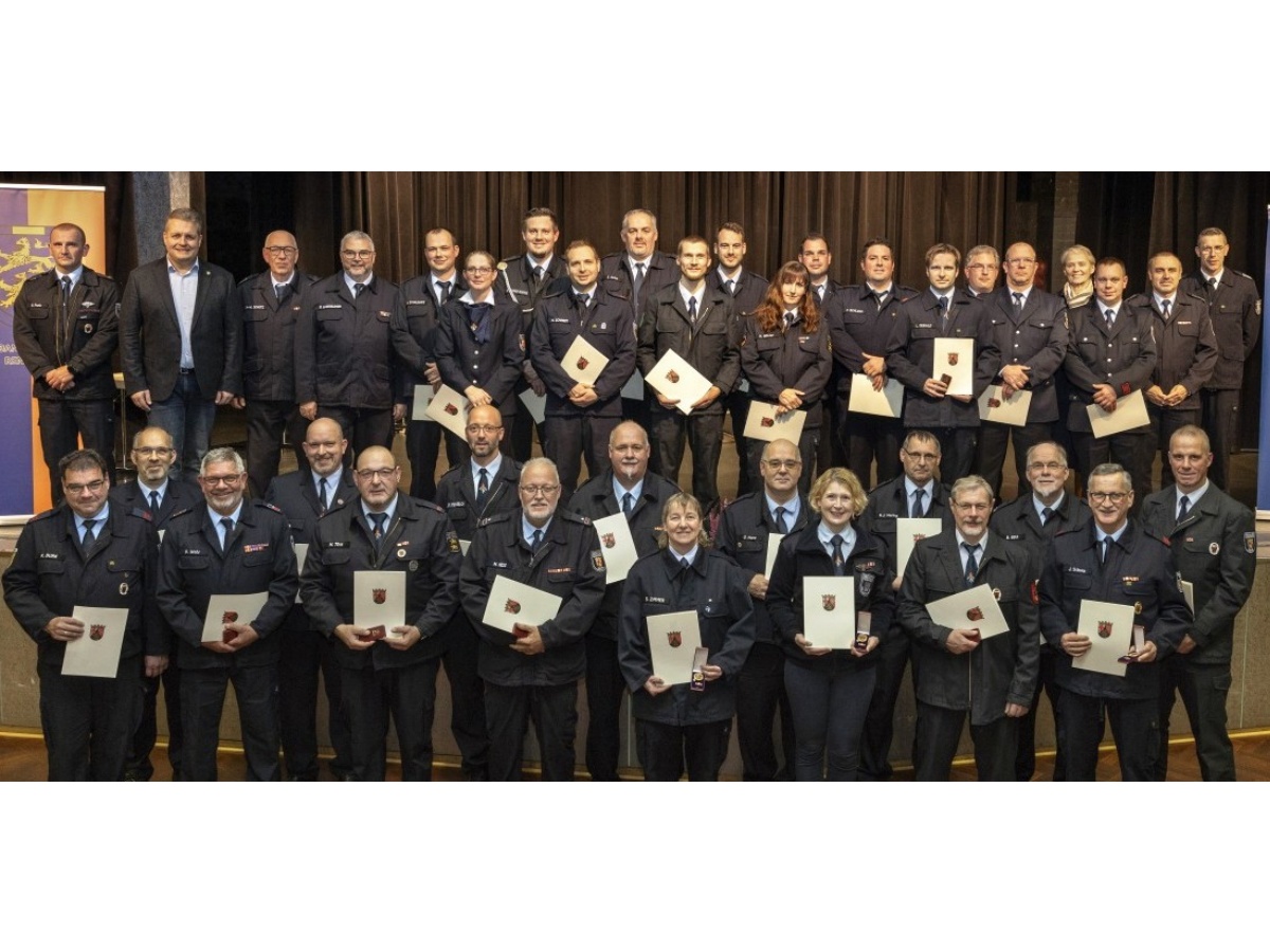 Geehrte Mitglieder der Feuerwehr (Foto: Rder-Moldenhauer)