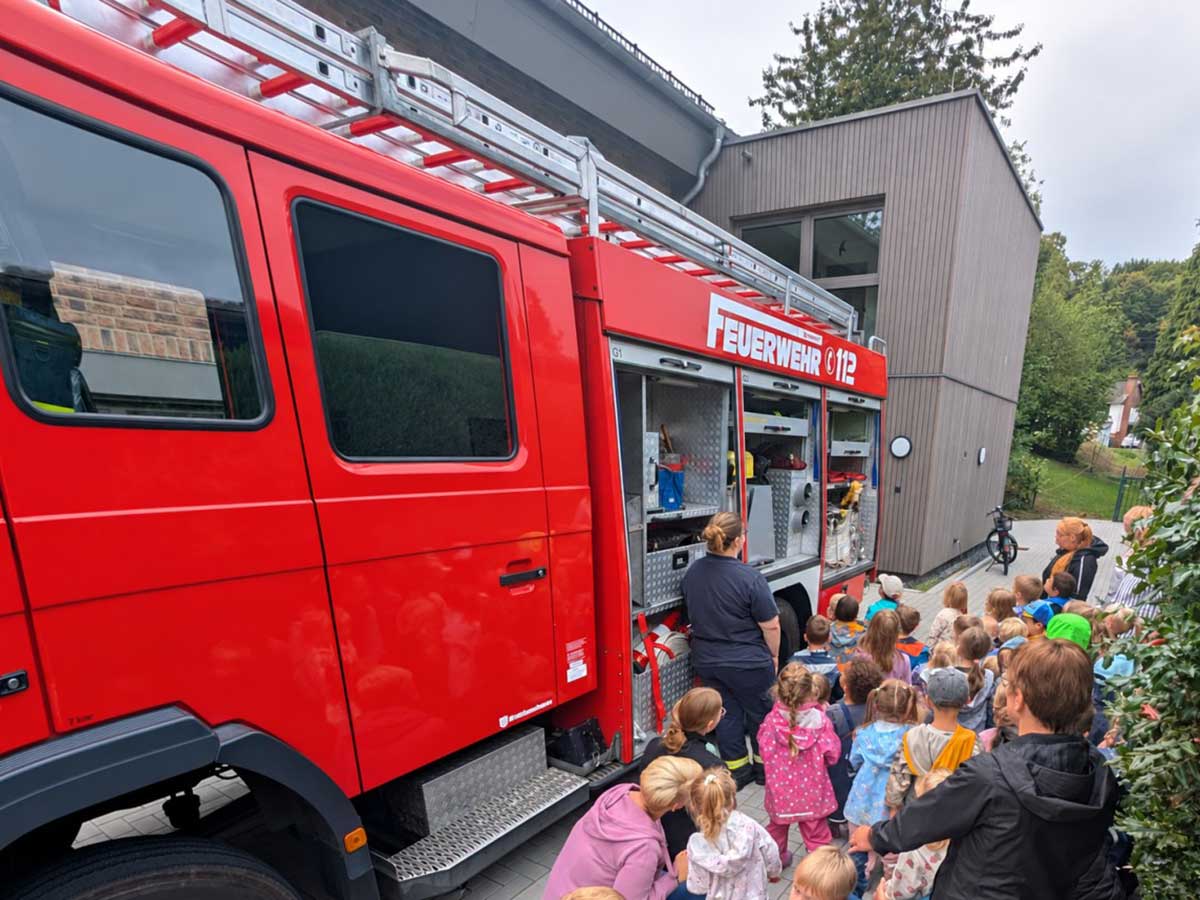 Die Projektwoche endete mit vielen neuen Erkenntnissen und einem besonderen Feuerwehrerlebnis. (Foto: Tanja Asbach (Kita-Leitung))