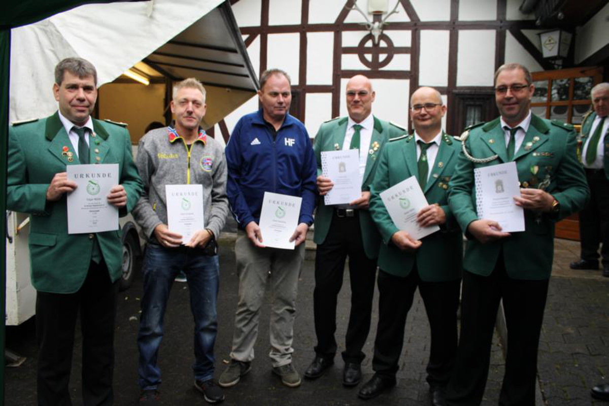 Zahlreiche Ehrungen standen auf der Agenda der Schtzen. (Fotos: Verein)