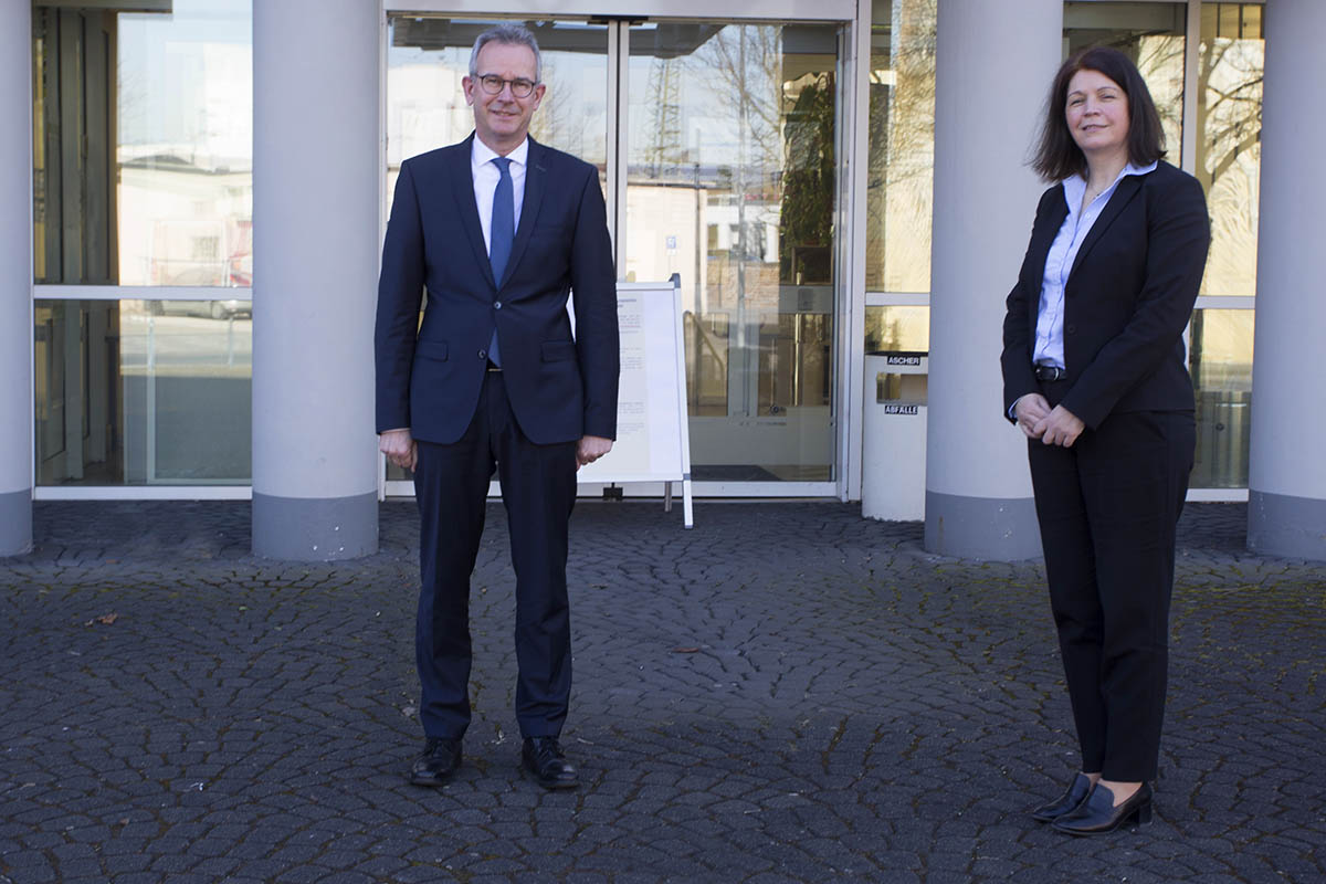 Amtsleiter Andreas Frank und seine Stellvertreterin Elke Petersen stellten die Zahlen fr das Jahr 2021 vor. Foto: Wolfgang Tischler