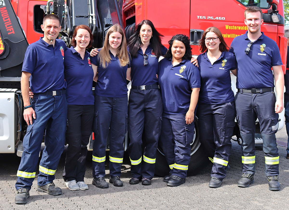 Betreuerteam der Feuerlwen Krmmel-Sessenhausen und Lschlwen Selters  Foto: Rita Steindorf