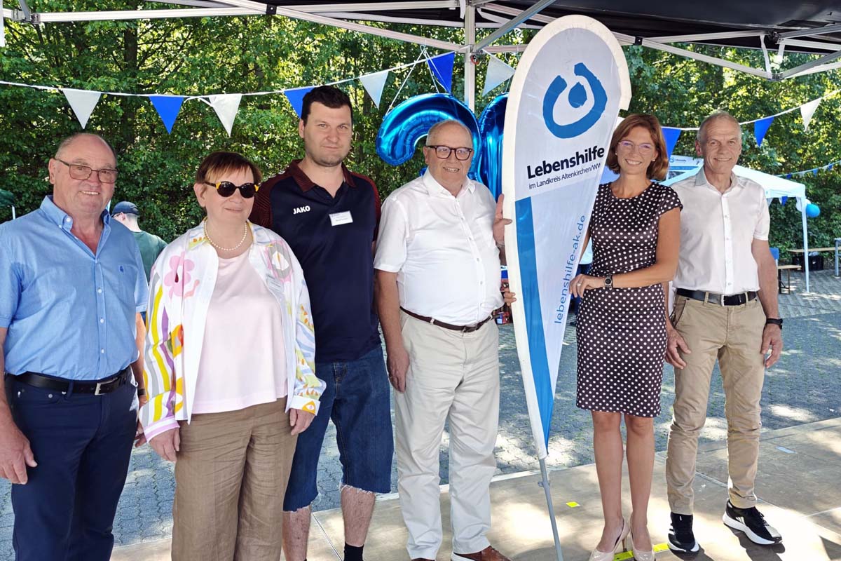 (v. li.) Manfred Berger,Rita Hartmann, Michael Schuller, Dr. Peter Enders, Sabine B�tzing-Lichtenth�ler und Fred J�ngerich (Bilder: kk�)