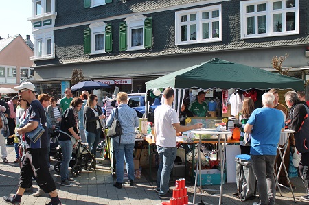 SG-Jugend dankt Flohmarktbesuchern in Betzdorf