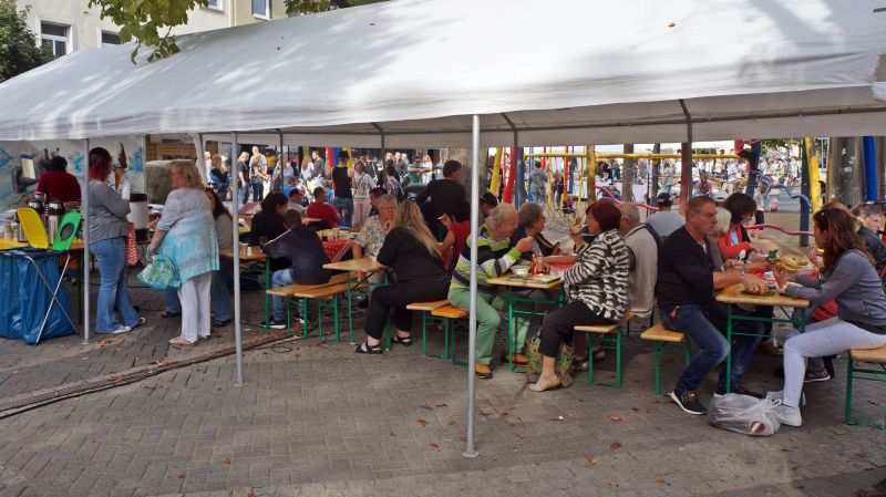 Festausschuss der Stadt Neuwied beim Flohmarkt in der Innenstadt