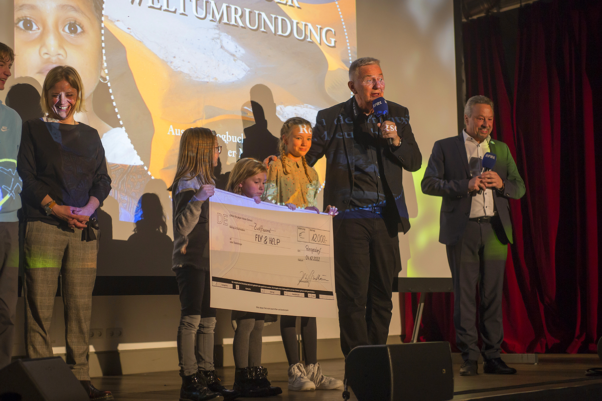 12.000 Euro Spendengelder wurden in Oberhonnefeld bergeben. Fotos: Wolfgang Tischler