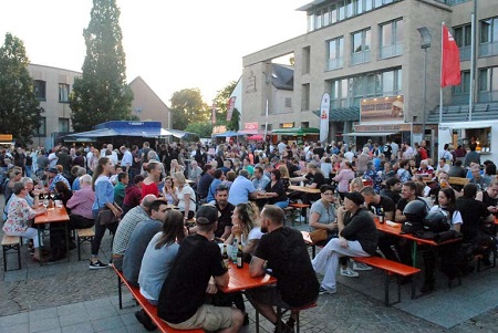 So voll wie bei den Food Days ist der Schlossplatz selten. (Fotos: kk)