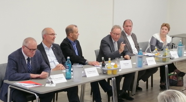 Diskutierten in Altenkirchen (von links): Dr. Peter Enders, Dr. Peter Heinz, Peter Seel, Erwin Rddel, Heinz Decker und Jutta Bartmann. (Foto: hak)