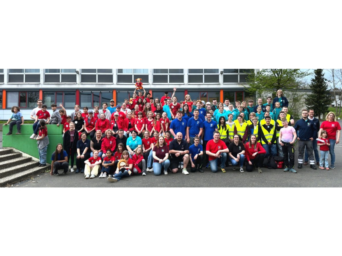 Kinder und Jugendliche des Jugendrotkreuzes aus dem Westerwaldkreis und dem Landkreis Altenkirchen f�hrten ihren j�hrlichen Wettbewerb in diesem Jahr in der Realschule plus in Wissen durch. (Foto: DRK KV AK)