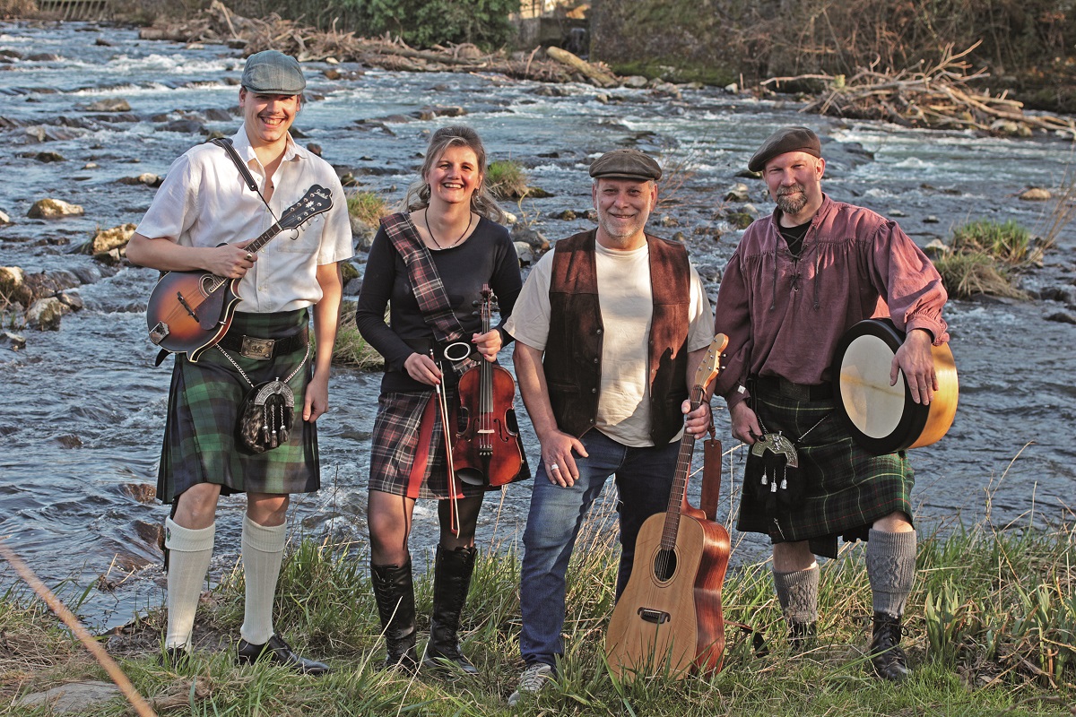 Die Band Four Leaves sorgt am Irischen Abend für die traditionelle Folk-Musik. (Foto: privat)