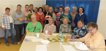 Die kfd Kirchen hatte diesmal zu einem Arbeitsnachmittag eingeladen. (Foto: kfd Kirchen)