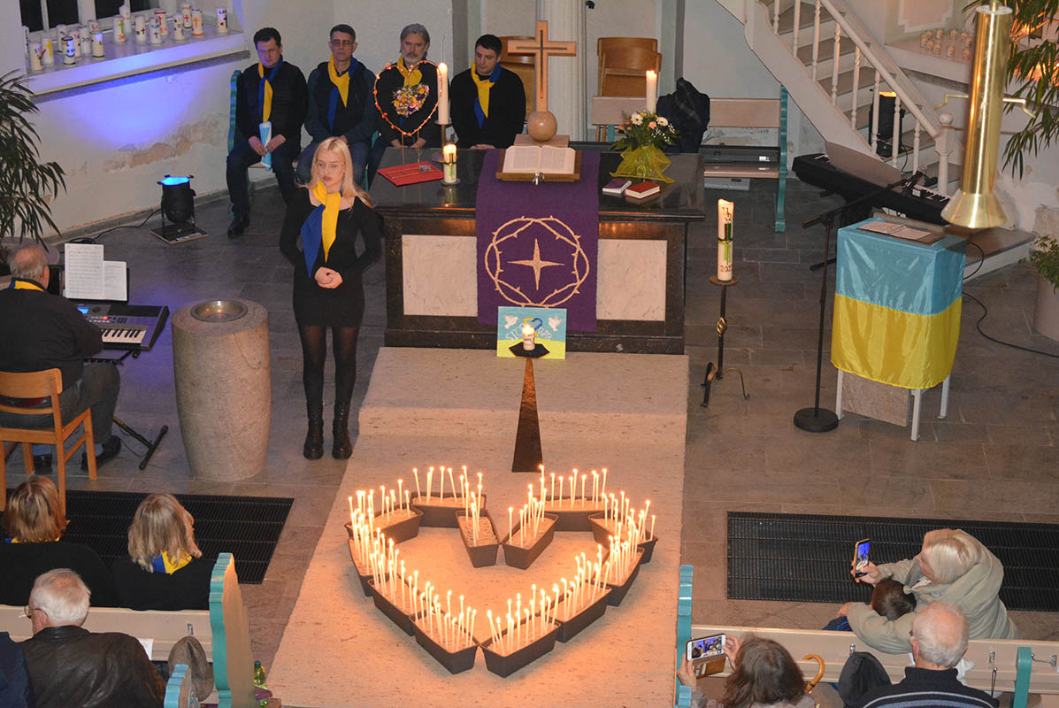Emotionales Friedensgebet für die Ukraine in Selters
