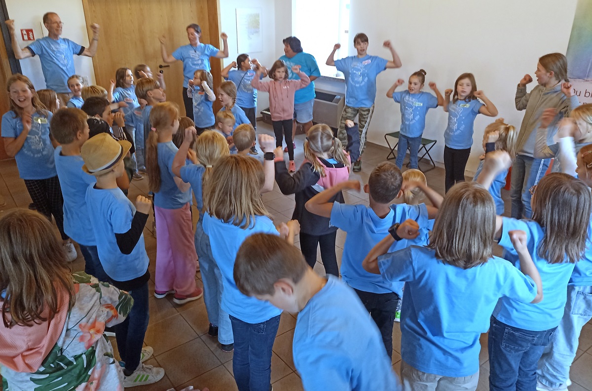 Rund 50 Kinder nahmen an den Kinderbibeltagen zum Thema Frieden teil. (Foto: Rdiger Stein)