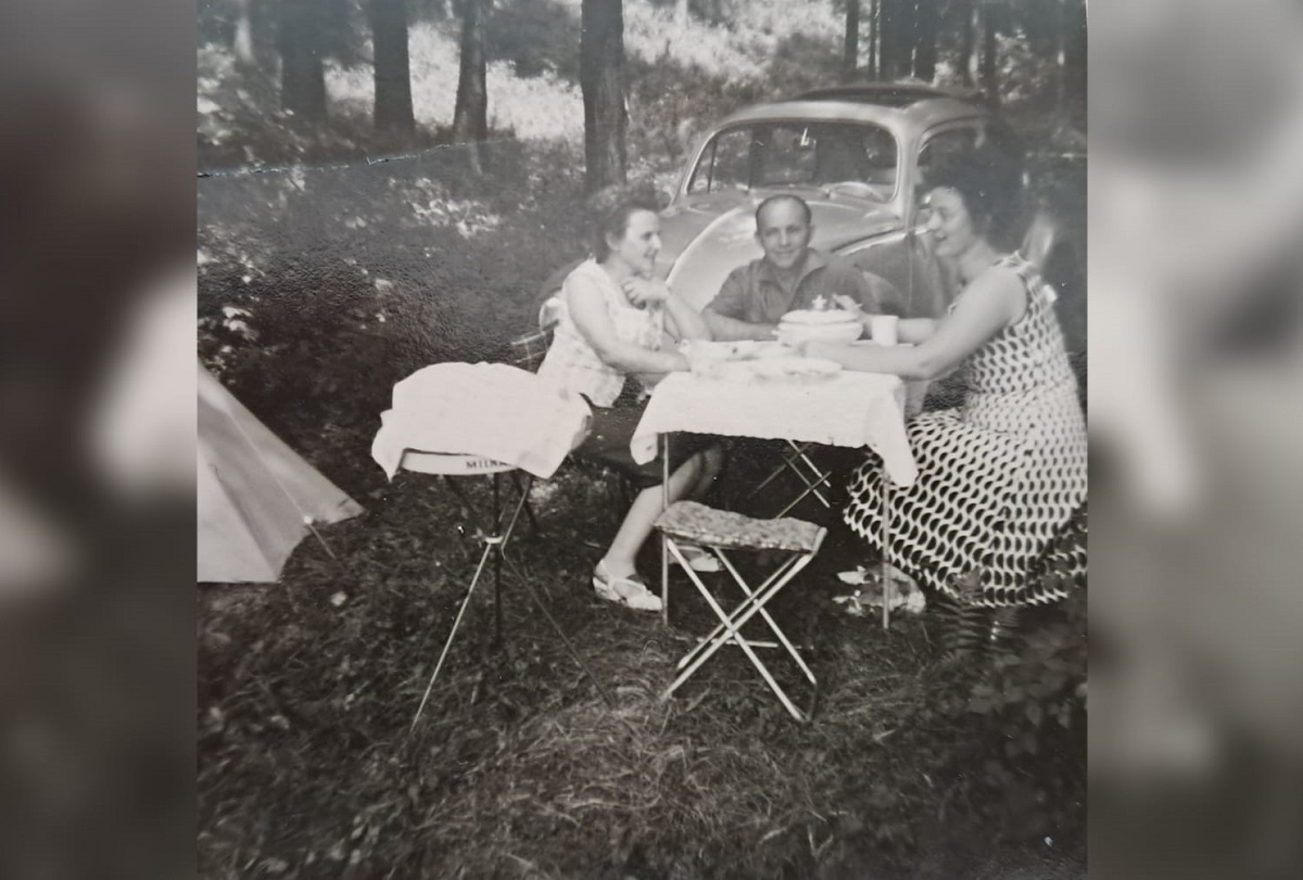 "Wie et frher wor": Wochenendausflug im VW Kfer und mit Picknicktisch