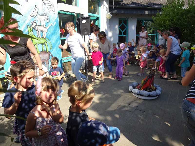 Tanzen gehrte zum Projekt der Frthener Kinder. Foto: Privat