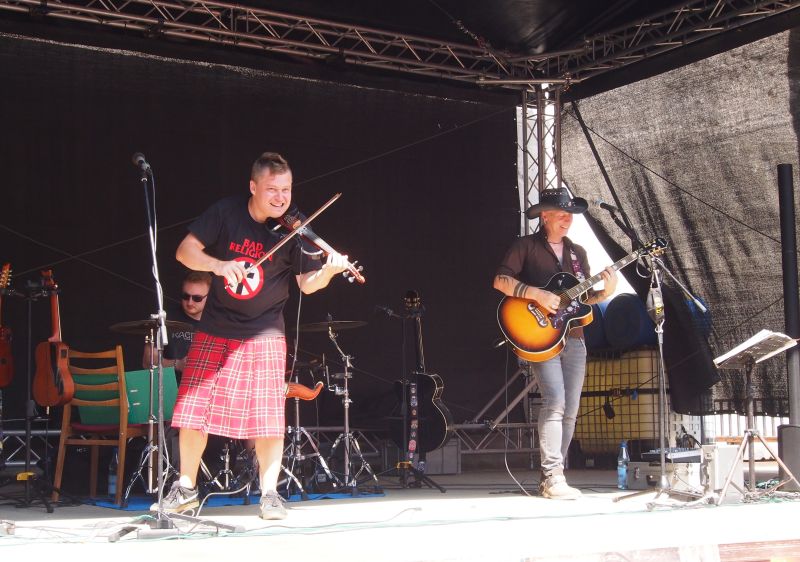 Open-Air-Konzert bei Traumwetter