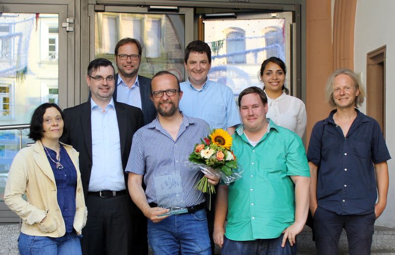 Die neue Grne Fraktion im VG Rat Montabaur mit Beigeordnetem Oliver Leuker, Bildmitte, mit Blumen. Foto: Christina Wei