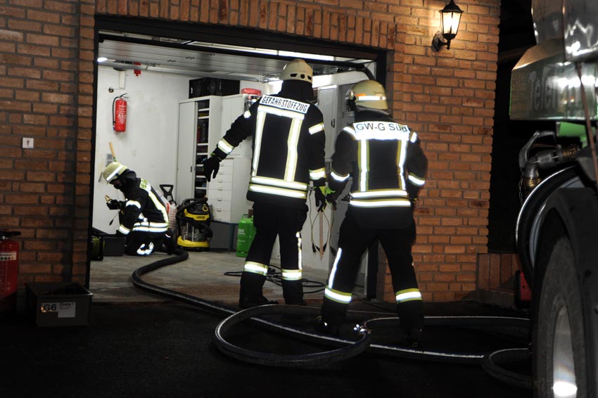 Rund 3.000 Liter Heizl waren ausgelaufen. (Fotos: kk)