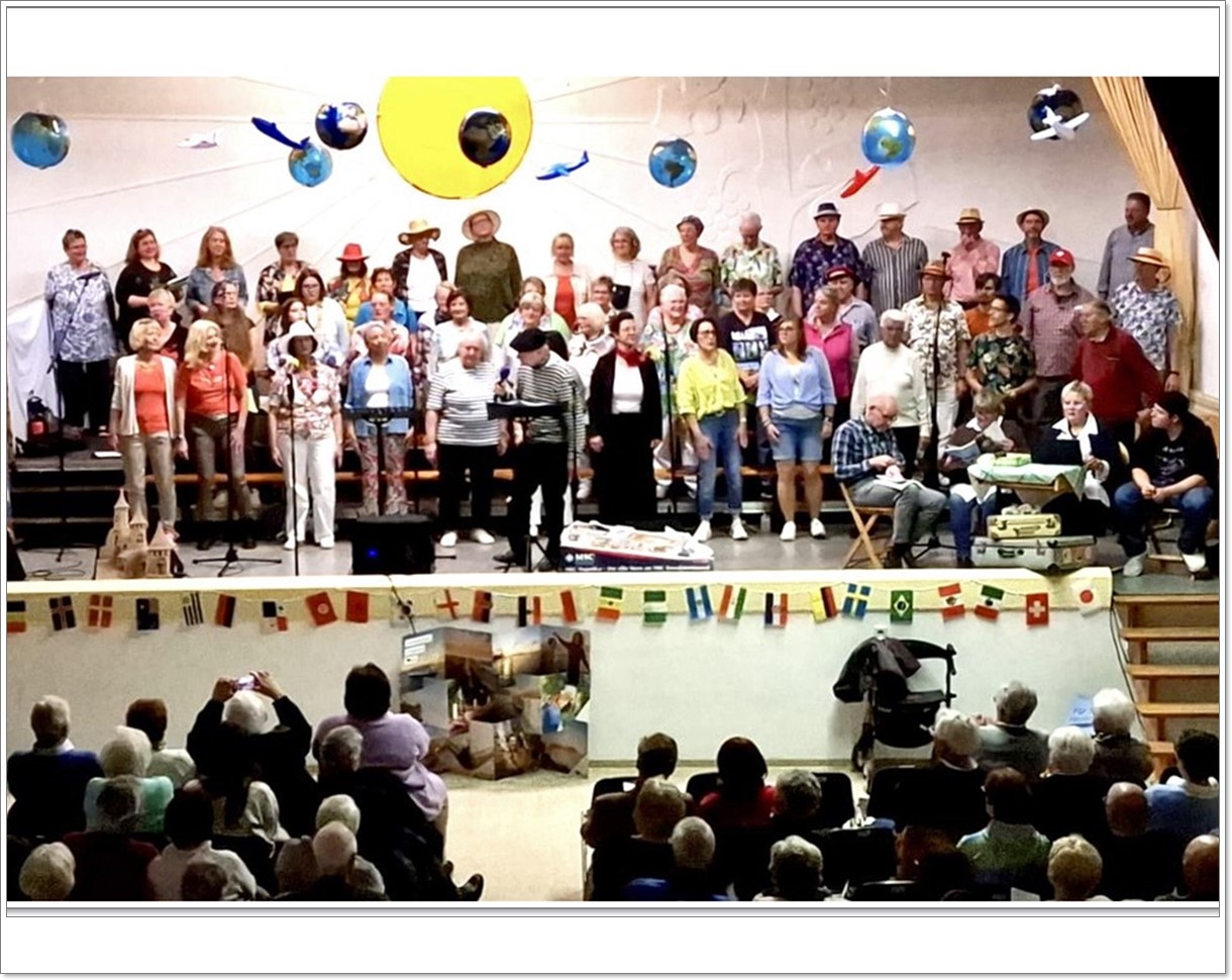 Superkonzertauftritt des Gesangverein Oberbieber mit dem Kirchenchor Ccilia Waldbreitbach in der Paul-Schneider-Schule. (Foto: Hans Hartenfels)