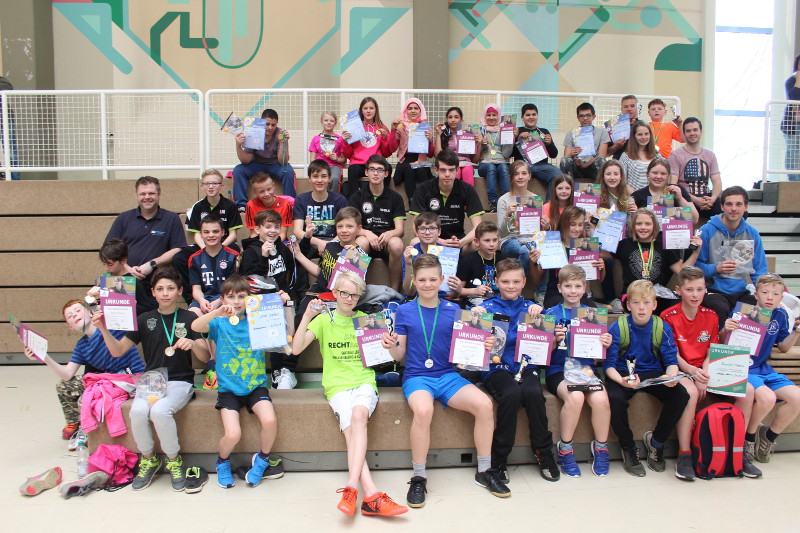 Knapp 40 Kinder waren beim Ortsentscheid der Tischtennis-Mini-Meisterschaften in der Grosporthalle Gebhardshain dabei. Foto: Privat