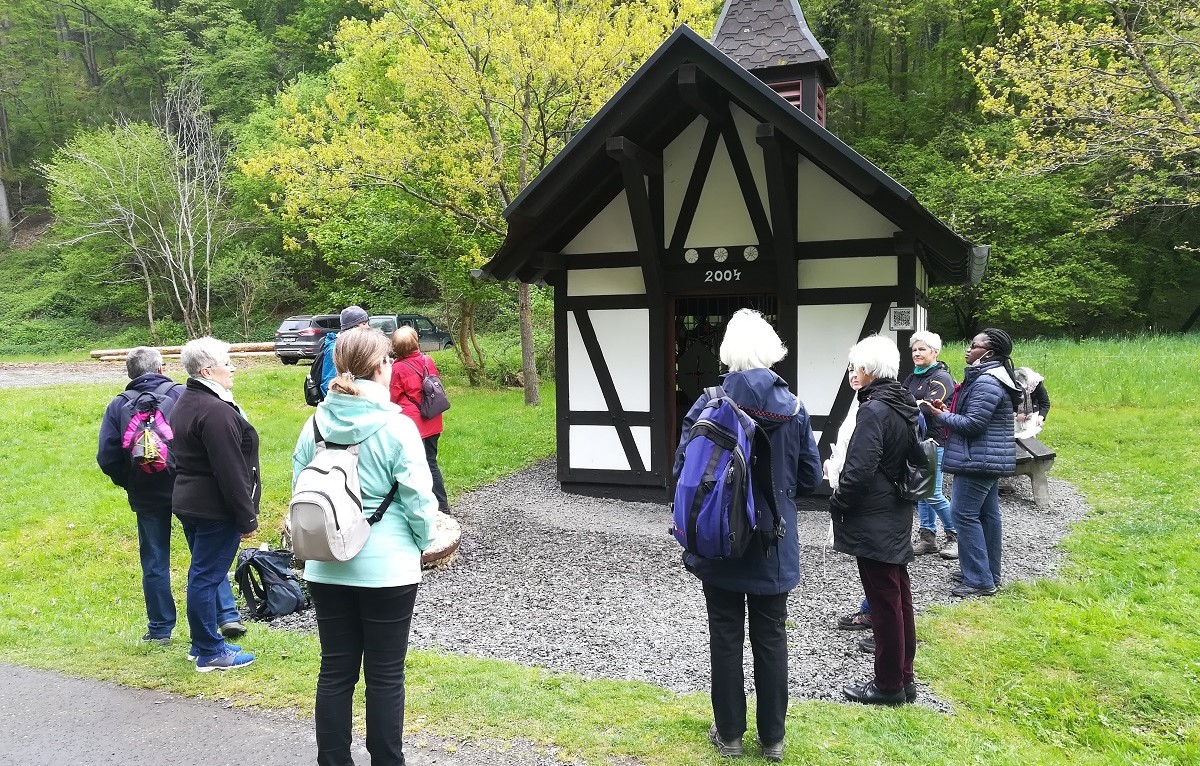 Die Gedenksttte im Fockenbachtal ist eine Station der Pilgerwanderung. An dieser Stelle stand im 19. Jahrhundert eine lmhle, die Mutter Rosas Vater gepachtet hatte. Hier lebte die Ordensgrnderin als junges Mdchen mit ihrer Familie. (Foto: privat)