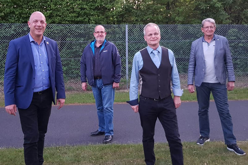 Von links: Martin Buchholz (Ortsbrgermeister), Hans Dieter Geiger (1. Beigeordneter), Dr. Thomas Stumpf (Beigeordneter) und Eberhard Mandel (Beigeordneter). Foto: Sebastian Hller