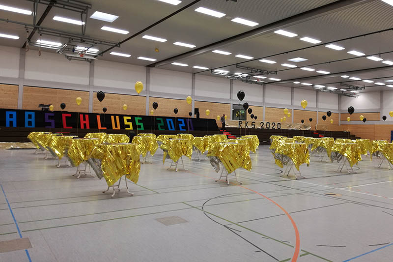 Die Robert-Koch-Schule Linz verabschiedet ihre Abschlussklassen