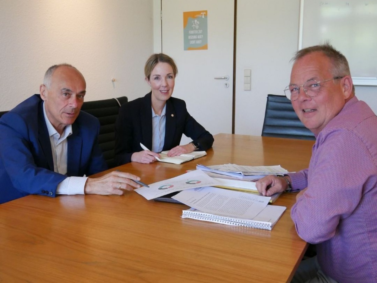 Detlef Nonnen, Ellen Demuth und Thomas Werner im Austausch (Foto: Kerstin G�ntzel)