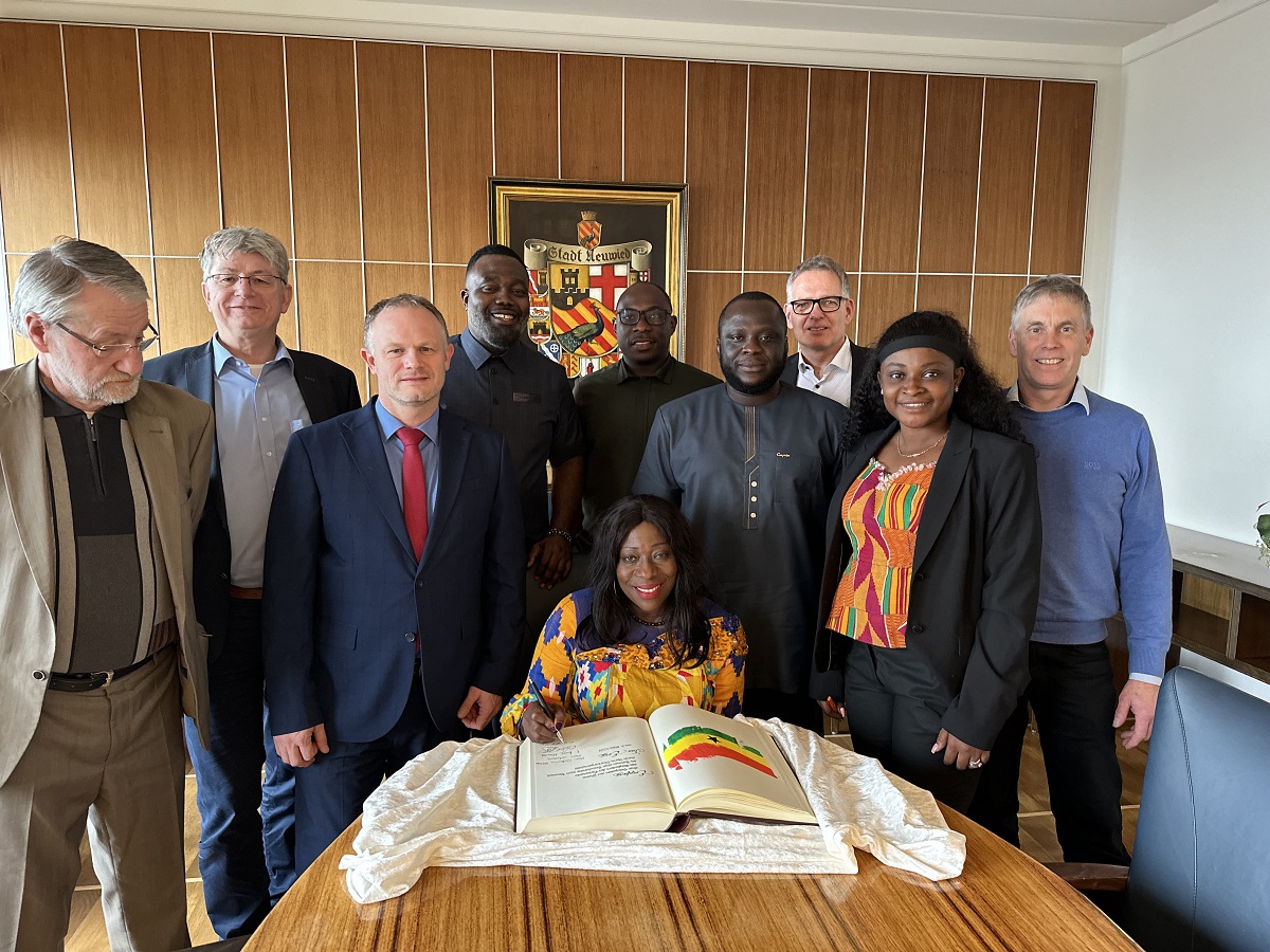 Neuwieds Oberbrgermeister Jan Einig empfngt Delegation aus Ghana
