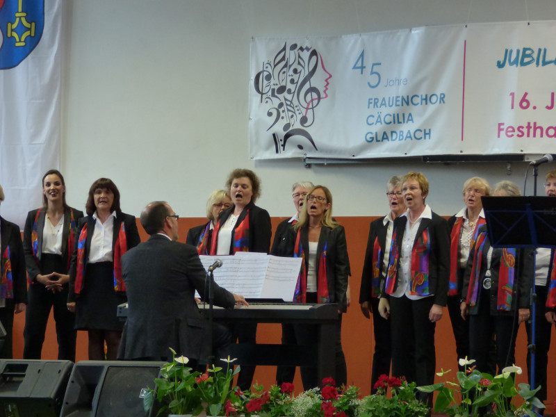 Gladbacher Frauenchor begeisterte beim Jubilumskonzert