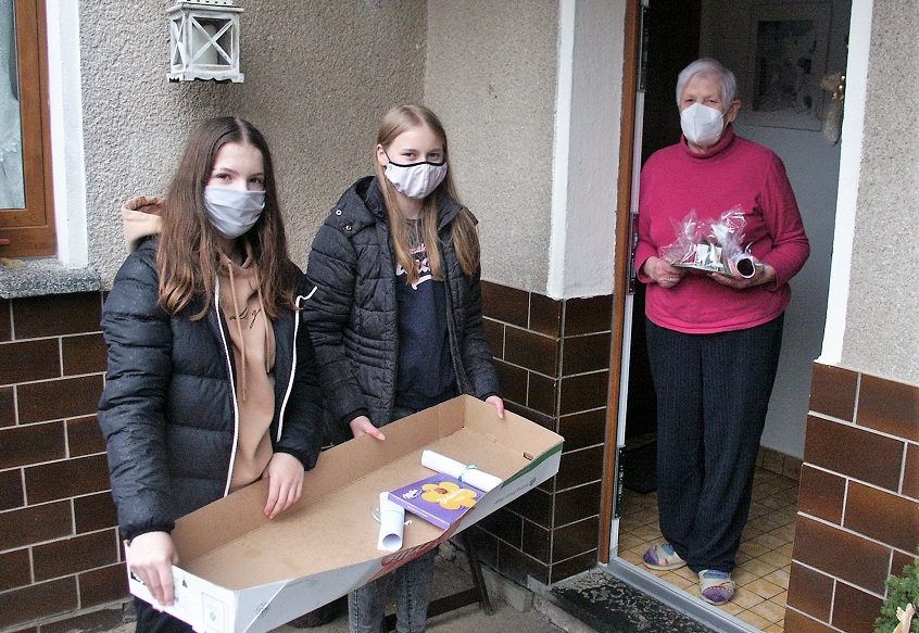 Geschenkaktion in Glatteneichen an Weihnachten