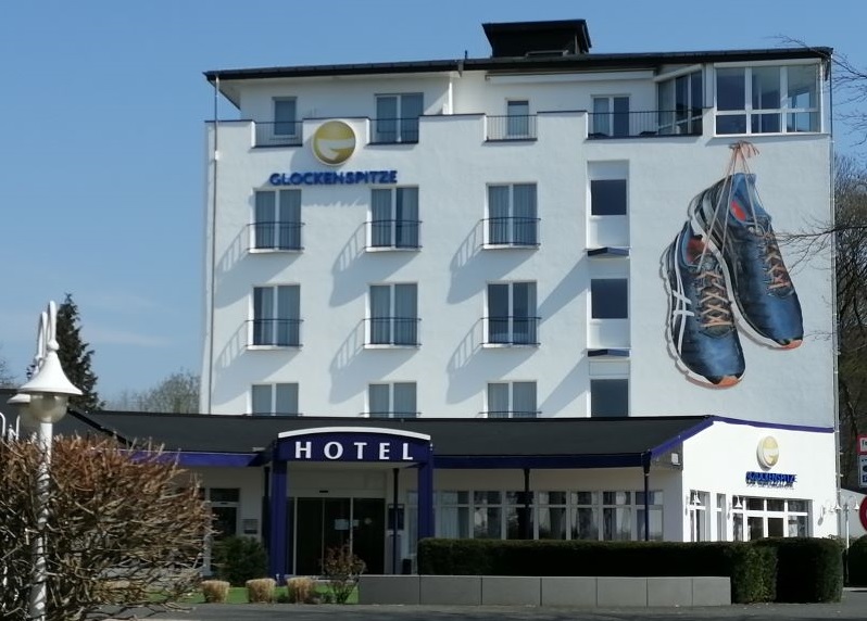 Das Hotel Glockenspitze in Altenkirchen. (Foto: hak)