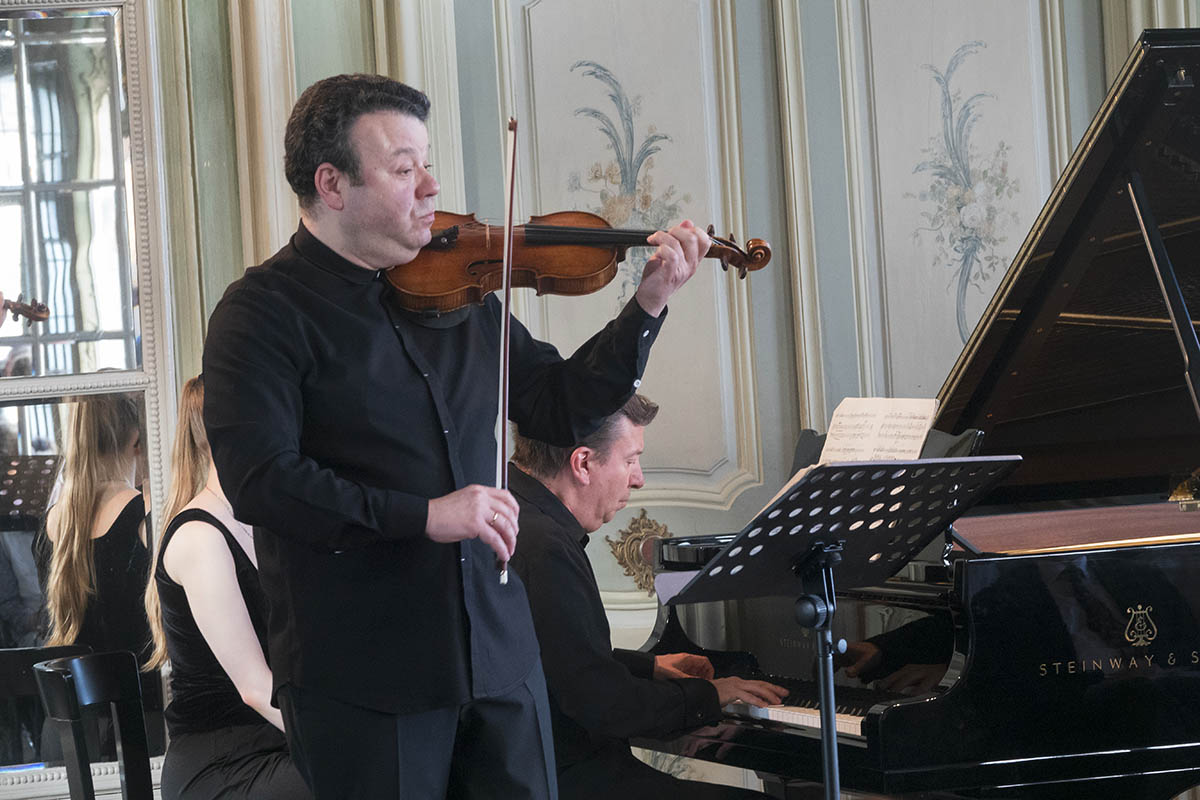 Vadim Gluzman an der Violine und der Pianist Evgeny Sinaiski. Fotos: Wolfgang Tischler