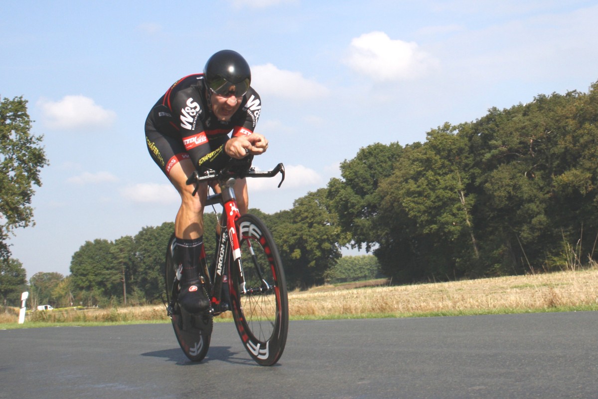Michael Graben vom Team Sch�fer Shop beim abschlie�enden Zeitfahren in Raesfeld im September in Aktion. (Foto: Andreas Lentfort)