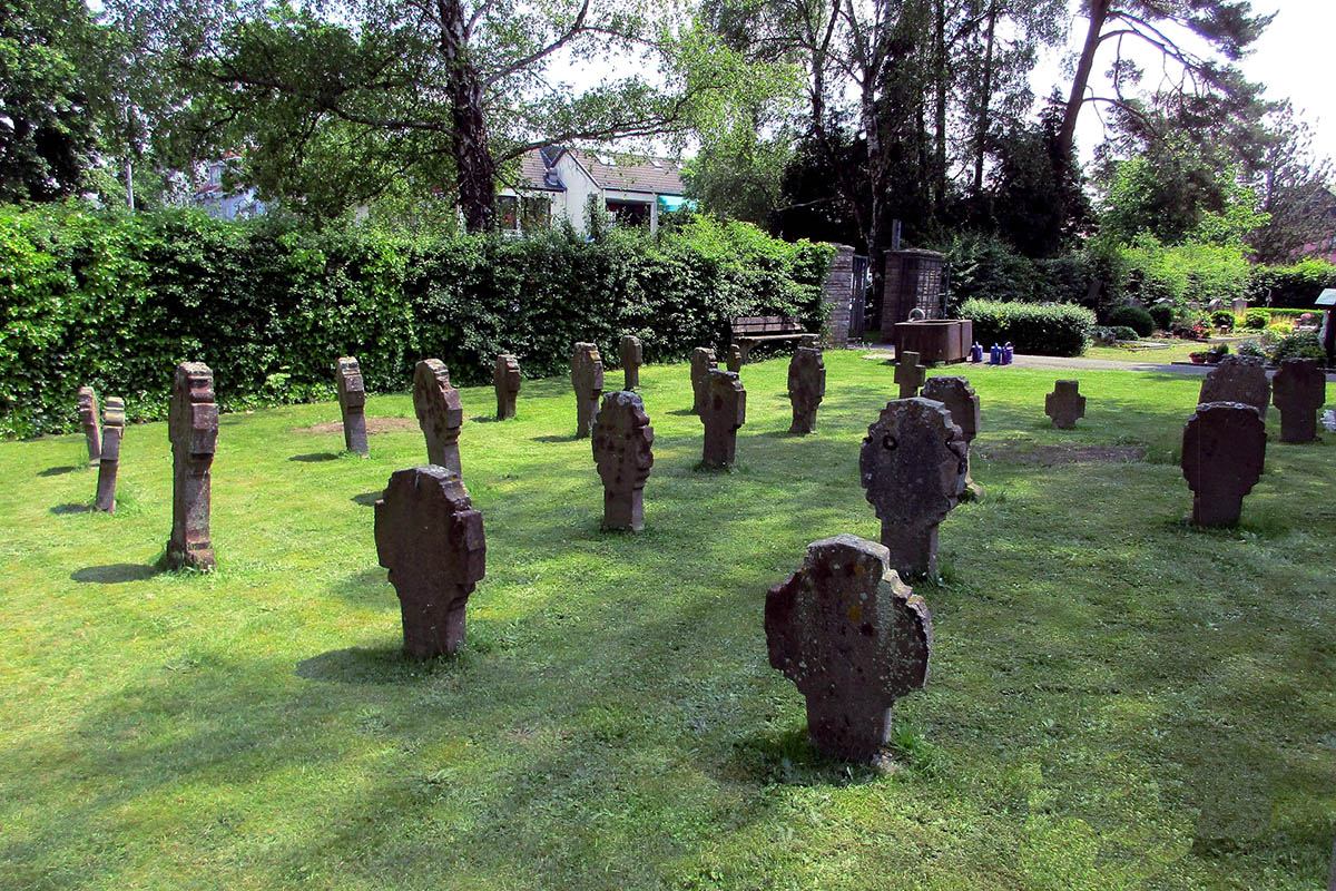 Die Grabkreuze auf dem Friedhof in Bad Honnef-Aegidienberg stammen aus der Zeit der Wende des 17./18. Jahrhunderts. Foto: Stadt Bad Honnef

