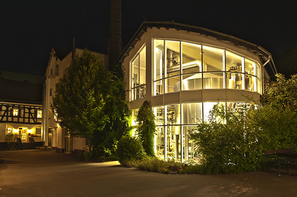 Das Brauerei-Sudhaus bei Nacht. Foto: Westerwald Brauerei